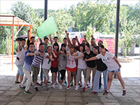 2016年公司举行拓展培训活动合影留念